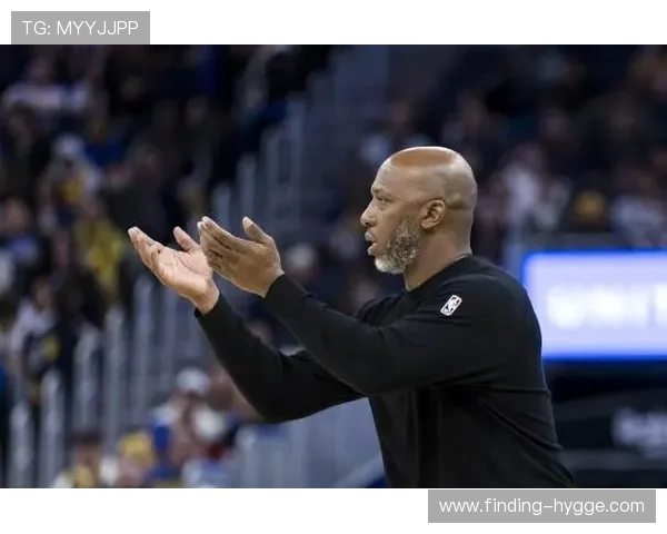 【早报】何意味？盖伊场内掌掴队友遭直红！